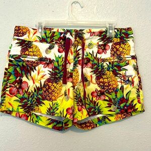Women’s Guy Harvey shorts size 8